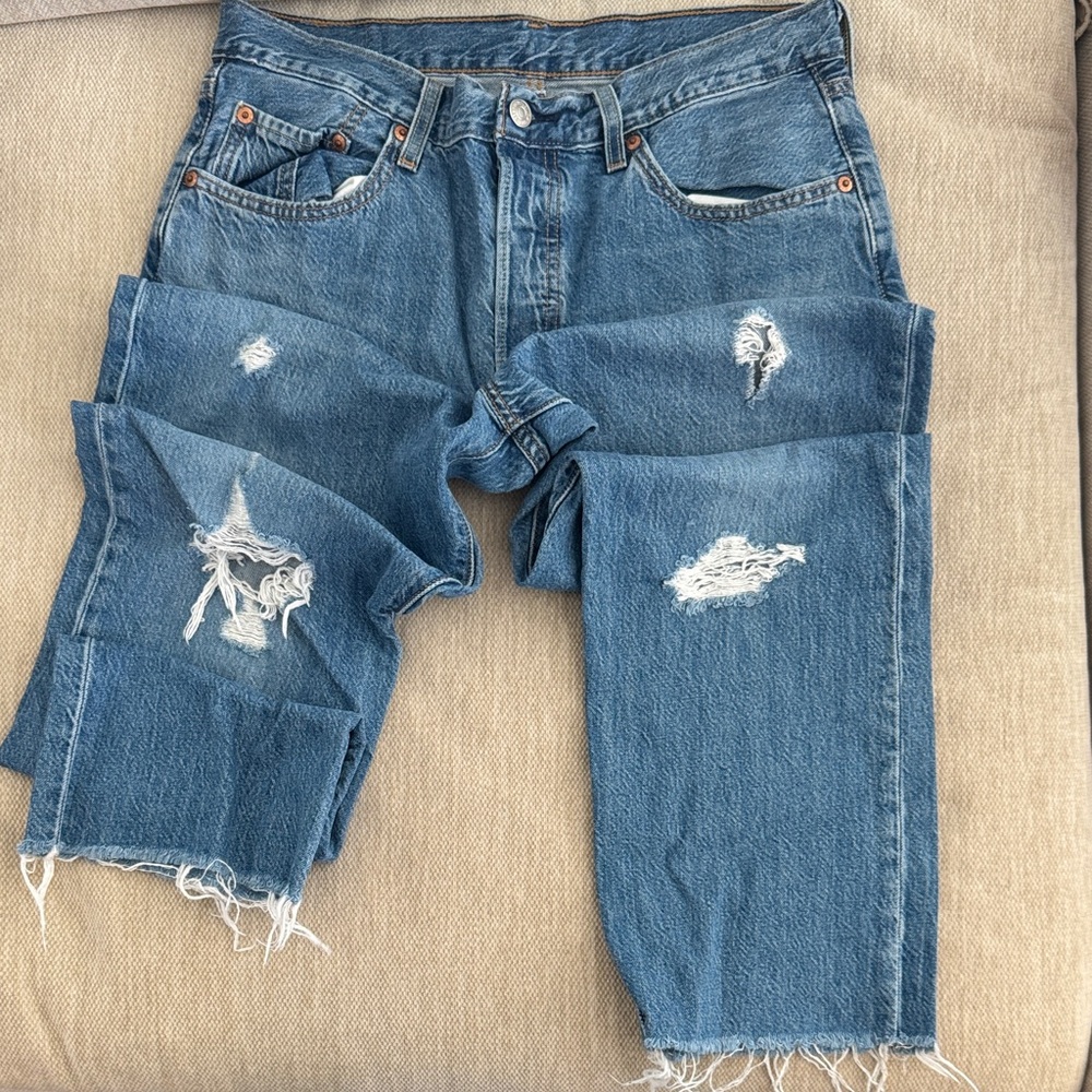 Women’s Levi 501 Distressed Blue Jeans
